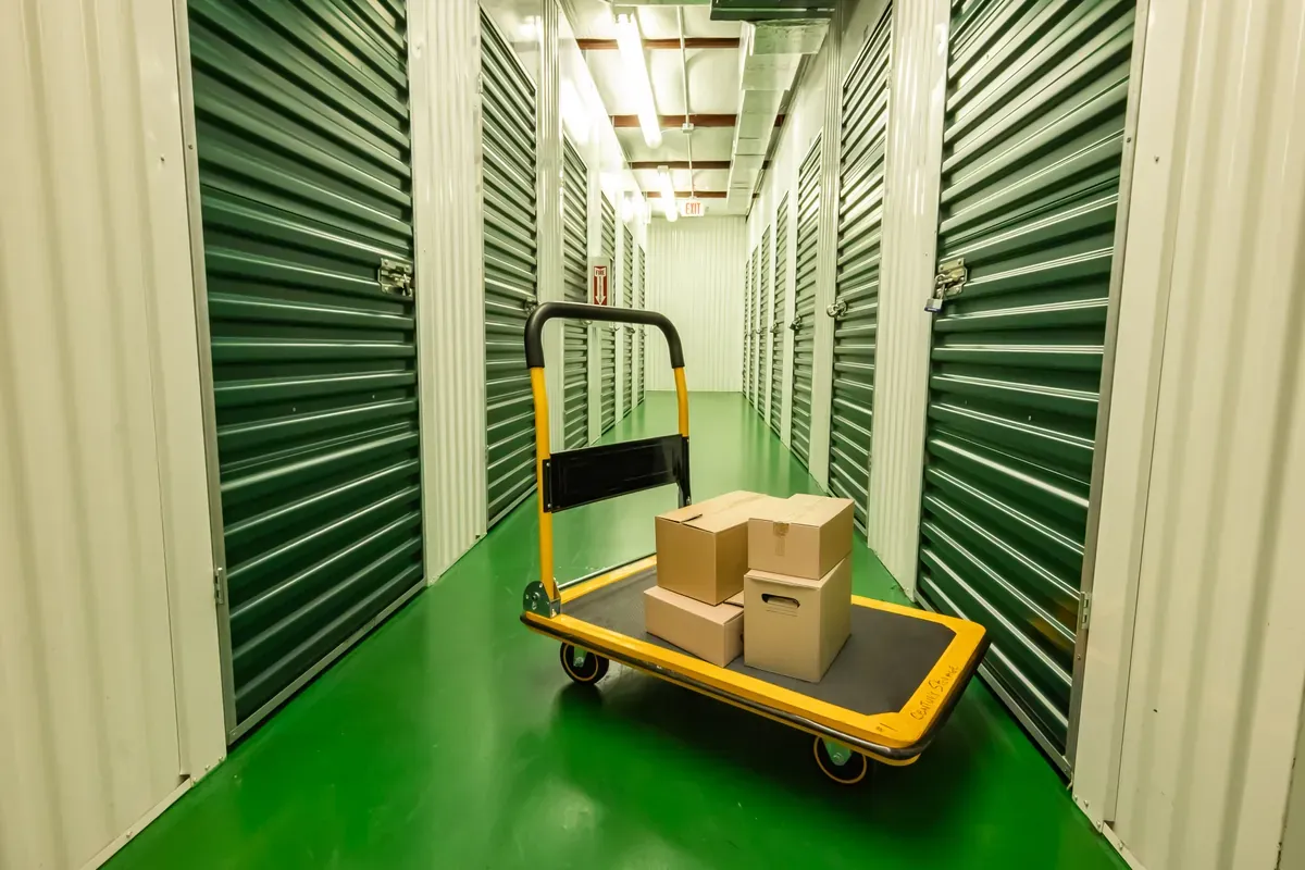 Climate Controlled Hallway with Moving Cart